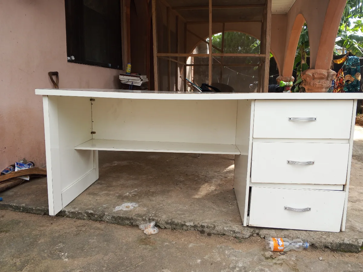 Large size office table